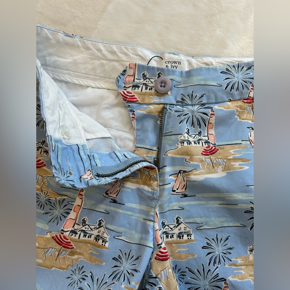 Crown & Ivy Lighthouse Print Shorts Size 2 - Picture 7 of 10